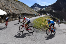 La grande festa per il Giro d’Italia è appena andata in archivio, ma nelle prossime settimane in Aprica vivremo tante altre emozioni… su due ruote. Il mese di giugno infatti porta con sé appuntamenti importanti per gli appassionati di ciclismo, praticanti o tifosi che siano: palcoscenico, ancora una volta, le strade su cui sono state scritte tante pagine di storia di questo sport. 